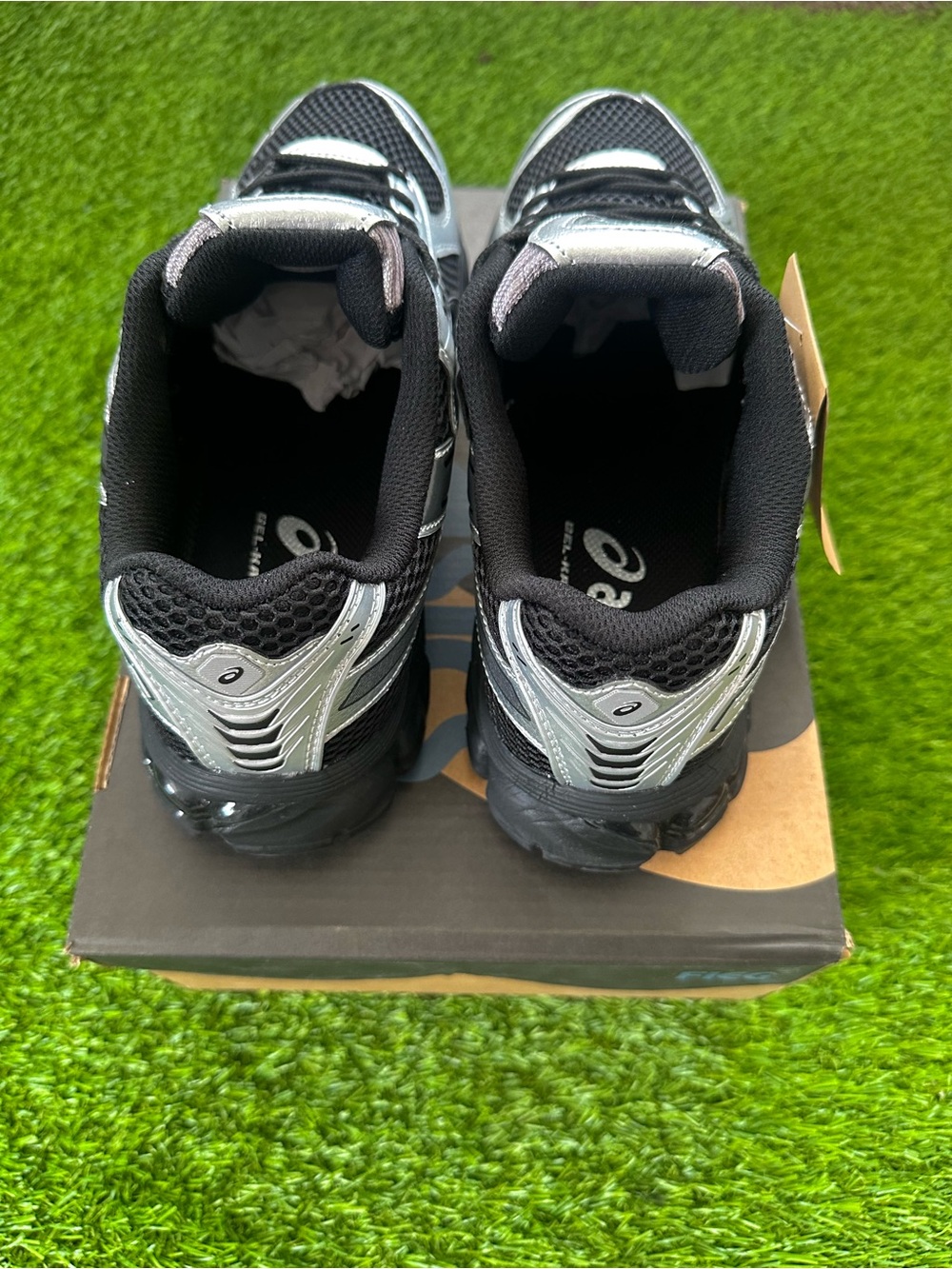 ASICS Men’s Black Silver Lace-up Low top Mesh Running sneakers New In Box - Picture 4 of 6
